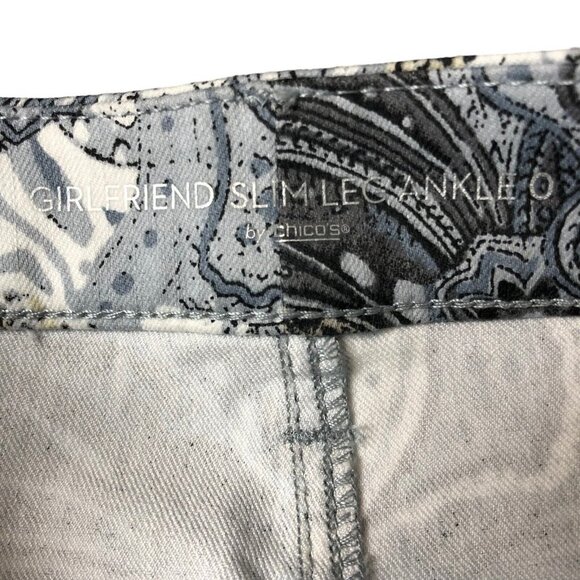 Chico's NWT Feathered Paisley Girlfriend Slim Leg Ankle Jeans Size 0 - Picture 3 of 11